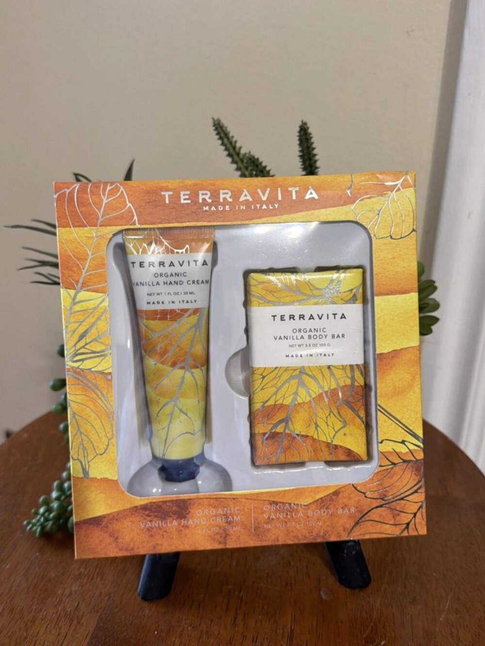 Terravita Gift Set - Vanilla - 2 Piece Set - Hand Cream & Body Bar Soap - Italy